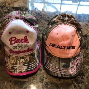 Set of 2 women’s hats